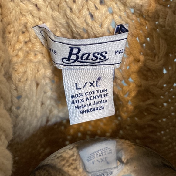 Bass Cable knit cream poncho. One size turtle neck. Fall autumn winter layers - Picture 7 of 7